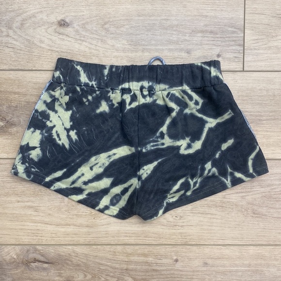 LF | Tracker | Lace Up Gym Sweat Shorts - Picture 7 of 15